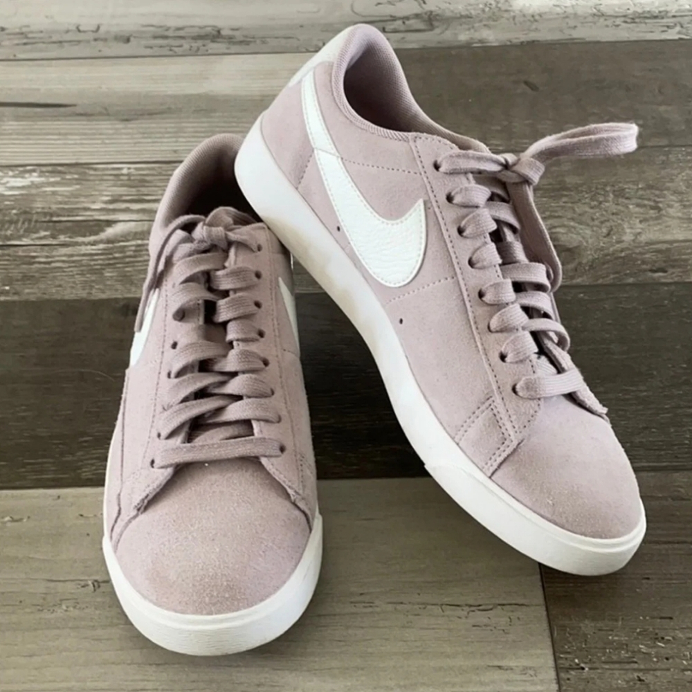 **ISO** NIKE Blazer Suede Taupe Sneaker